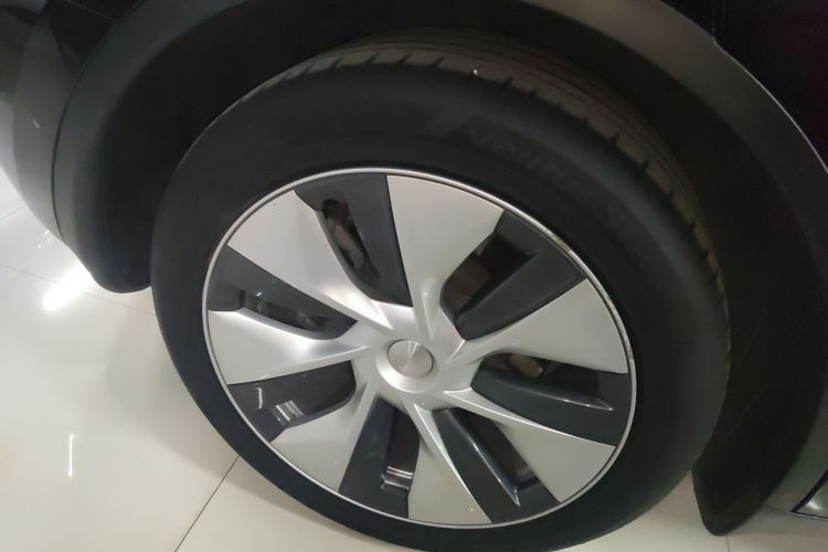 特斯拉 Model Y 2022款 改款 后轮驱动版车身外观6008