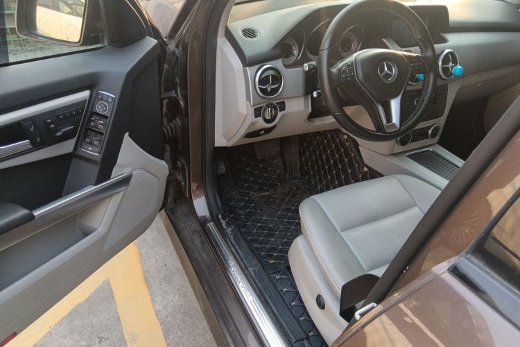 奔驰GLK级 2014款 GLK 260 4MATIC 动感型中控内饰20