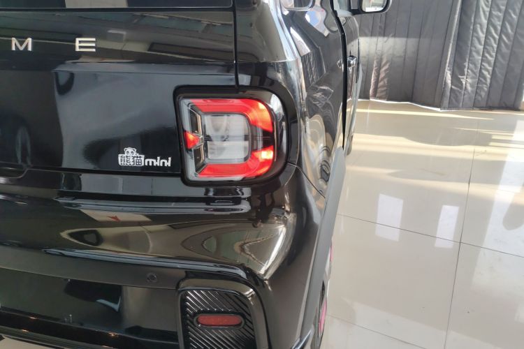 吉利银河 2025款 210km 熊猫卡丁车身外观9