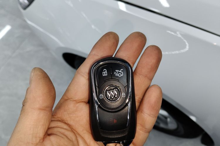 别克 君威 2020款 552T 精英型中控内饰11