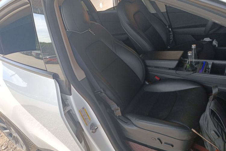 特斯拉 Model Y 2021款 长续航全轮驱动版局部细节41