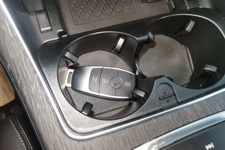 奔驰C级 2019款 C 260 L中控内饰11