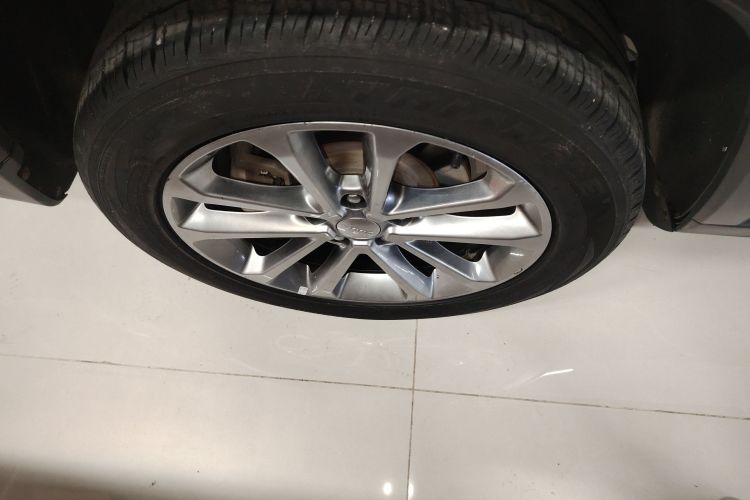 Jeep 大指挥官 2018款 2.0T 四驱臻享版 国V车身外观6008