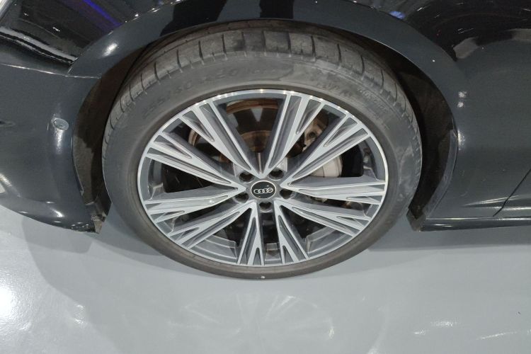 奥迪A6L 2023款 改款 45 TFSI quattro 臻选动感型车身外观6007