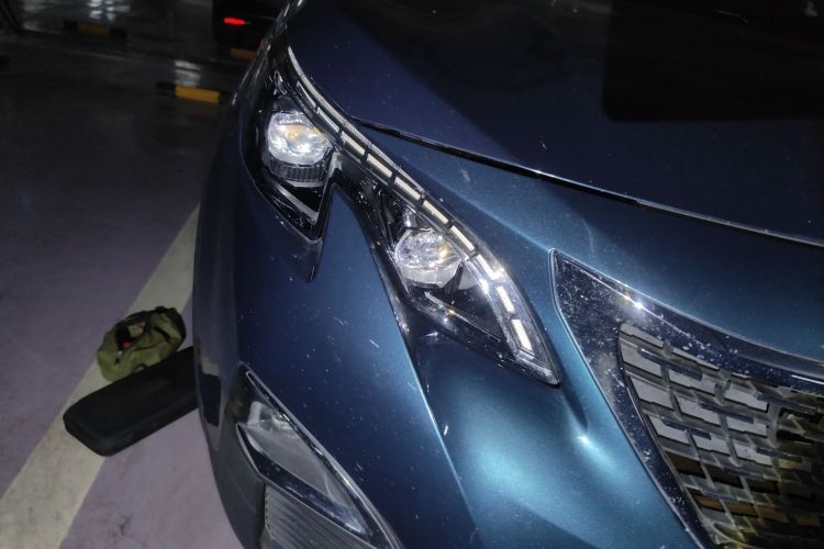 标致5008 2017款 380THP 7座豪华GT版车身外观8