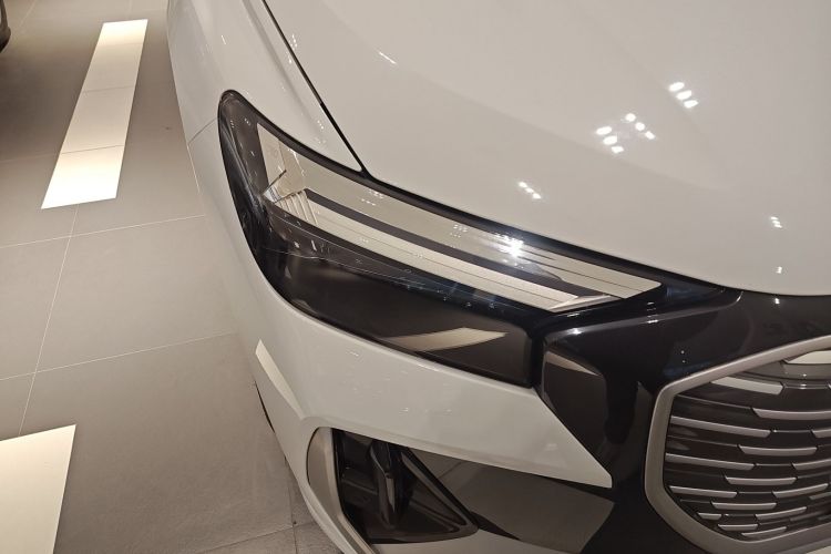 奥迪Q4 e-tron 2024款 40 e-tron 创行版车身外观8