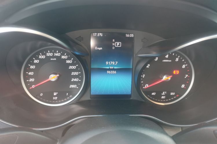 奔驰C级 2019款 C 180 L 时尚型运动版中控内饰14