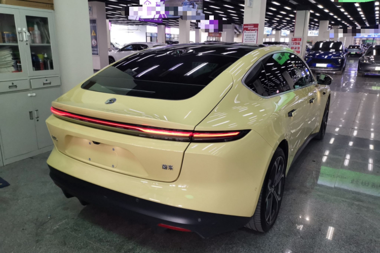 蔚来ET5 2024款 75kWh车身外观7