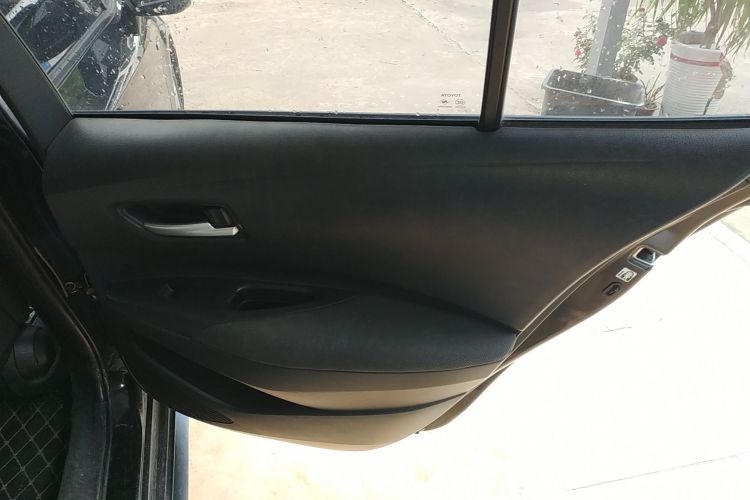 丰田 雷凌 2021款 双擎 1.8H E-CVT豪华版中控内饰7005