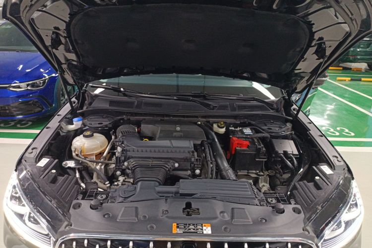 林肯 冒险家 2023款 2.0T 两驱尊雅版机舱底盘24