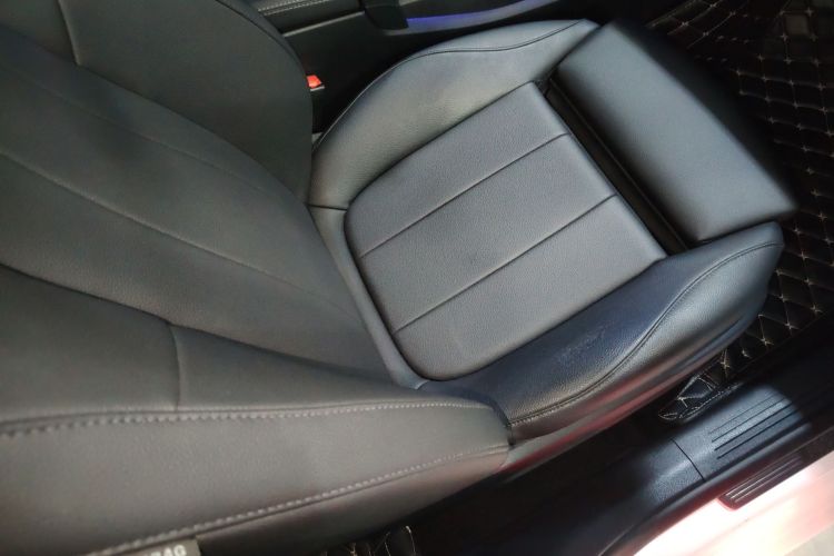 奔驰A级 2019款 A 200 L局部细节41