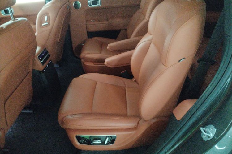 理想汽车 理想L9 2022款 Max中控内饰21