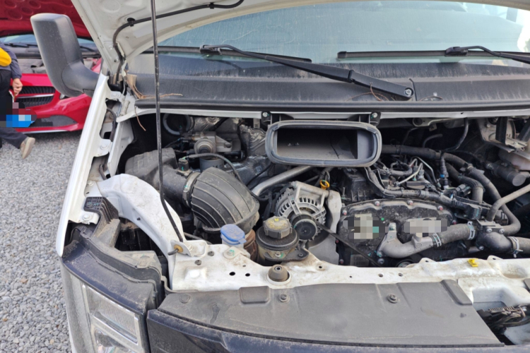 江铃福顺 2022款 2.0T 手动厢式运输车中轴中高顶3座机舱底盘25