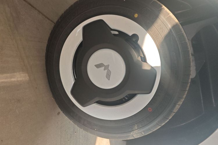 五菱汽车 宏光MINIEV 2024款 第三代 215km 青春版车身外观6008