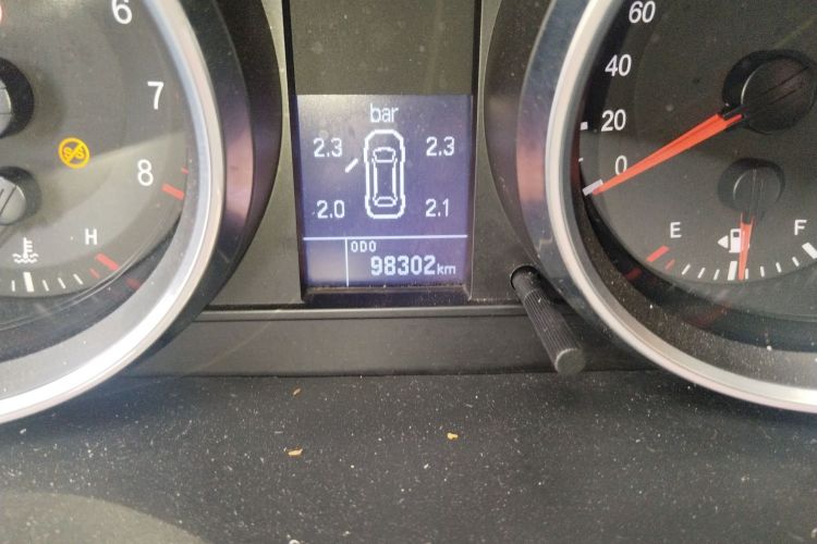 哈弗H6 2017款 红标 运动版 1.5T 手动两驱精英型中控内饰15