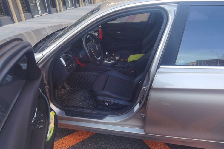 宝马3系 2018款 320Li 时尚型中控内饰19