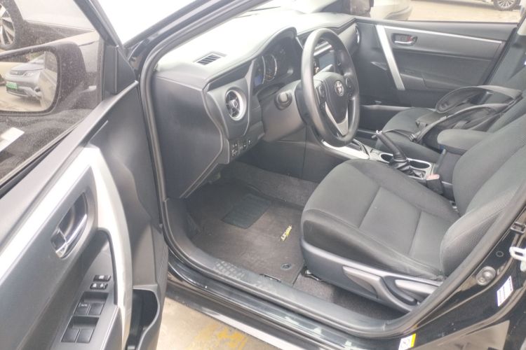 丰田 雷凌 2017款 改款 185T CVT精英版 国VI中控内饰7003