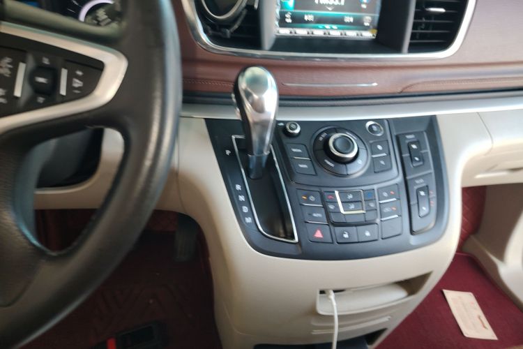 别克GL8 2017款 25S 豪华型 国V局部细节18