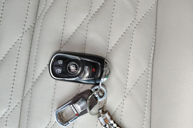 别克GL8 2021款 陆上公务舱 652T 智慧豪华型中控内饰11