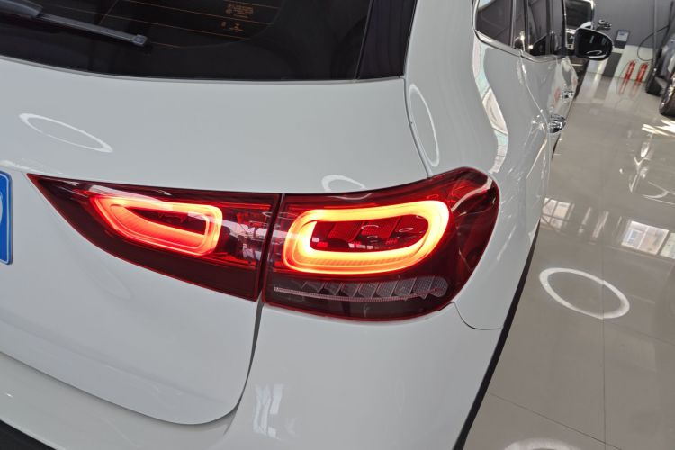 奔驰GLA 2020款 GLA 200车身外观9