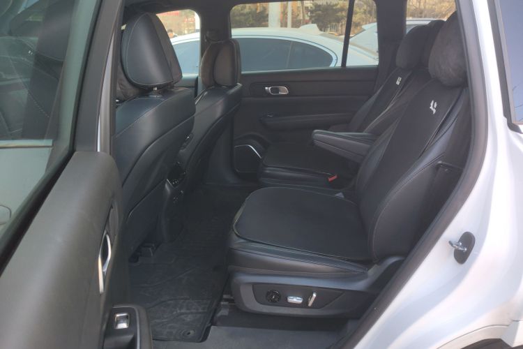 理想汽车 理想ONE 2021款 增程6座版中控内饰21