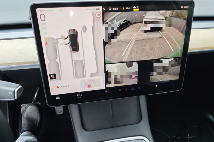 特斯拉 Model Y 2022款 后轮驱动版中控内饰14