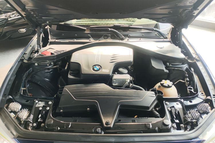 宝马2系(进口) 2014款 220i 领先型机舱底盘24