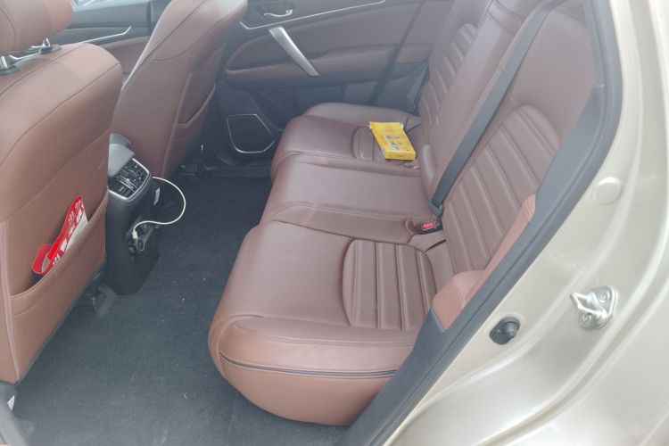 本田UR-V 2017款 370TURBO 两驱尊贵版 国V中控内饰21