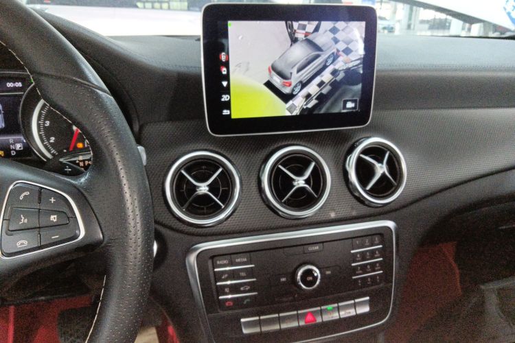 奔驰GLA 2018款 GLA 200 时尚型中控内饰16