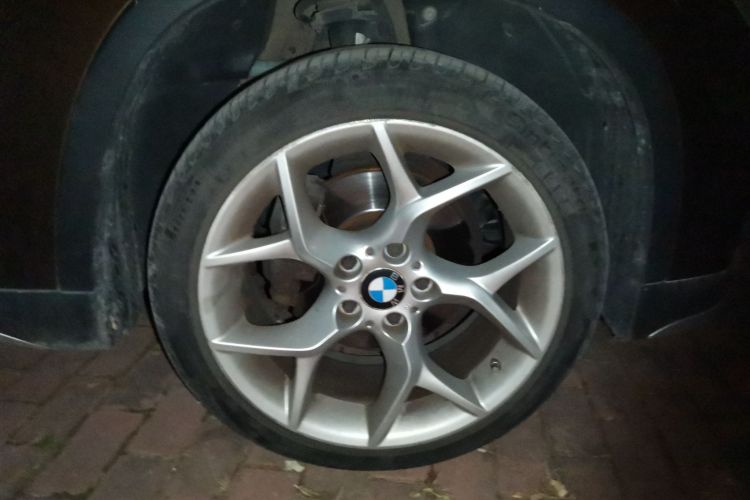 宝马X1 2015款 xDrive20i 时尚晋级版车身外观10