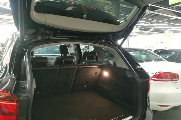 宝马X1 2018款 sDrive18Li 尊享型机舱底盘23