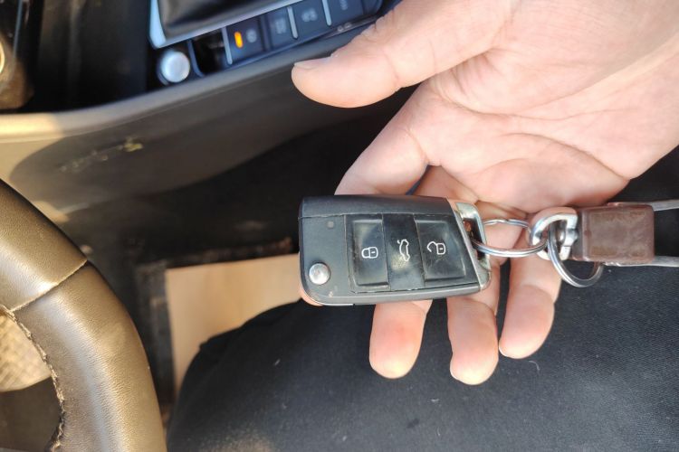 大众 速腾 2023款 300TSI DSG超越版中控内饰7001