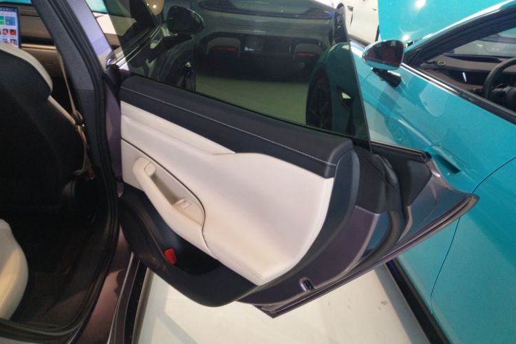 小米汽车 小米SU7 2024款 后驱长续航智驾版中控内饰7006