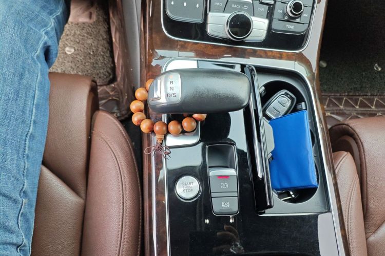 奥迪A8 2016款 A8L 45 TFSI quattro舒适型局部细节18