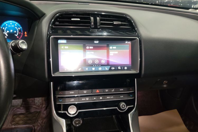 捷豹XEL 2019款 2.0T 200PS 尊享版中控内饰16