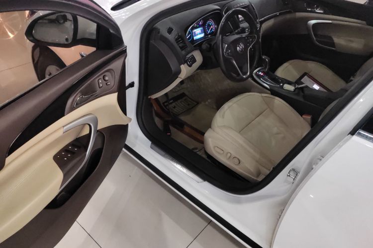 别克 君威 2014款 2.0L 精英时尚型中控内饰20