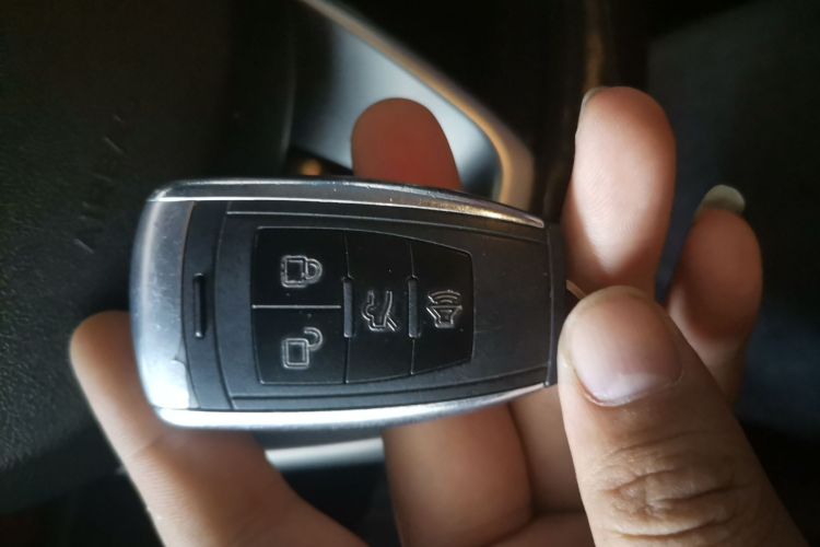 北京越野 北京BJ40 2019款 PLUS 2.3T 自动四驱尊享版 国VI中控内饰11