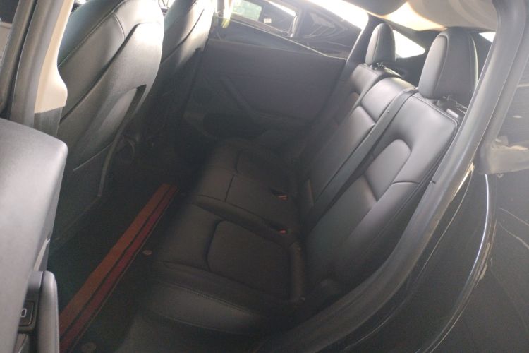 特斯拉 Model Y 2022款 长续航全轮驱动版中控内饰21