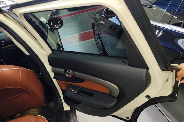 MINI Clubman 2022款 改款 1.5T COOPER 鉴赏家中控内饰7006