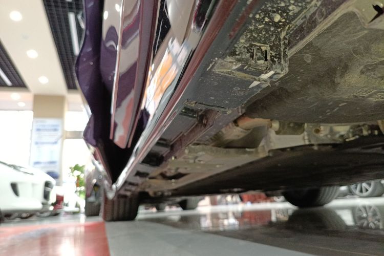 鸿蒙智行 智界R7 2025款 增程 251km Max局部细节9002