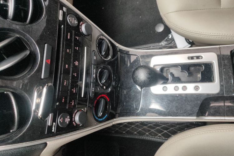 马自达6 2011款 2.0L 自动时尚型中控内饰18