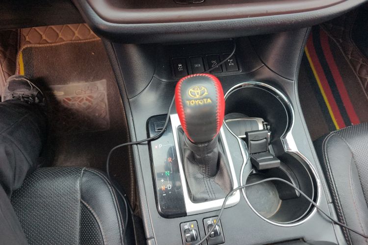 丰田 汉兰达 2015款 2.0T 四驱豪华版 7座中控内饰18