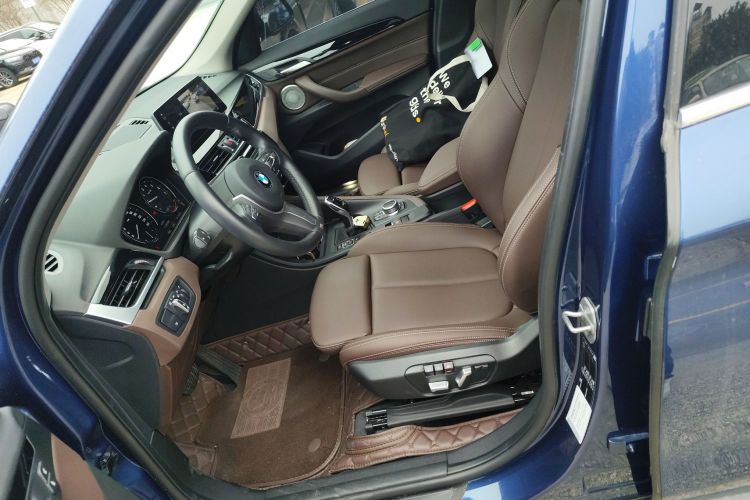 宝马X1 2021款 改款 sDrive25Li 领先型中控内饰19