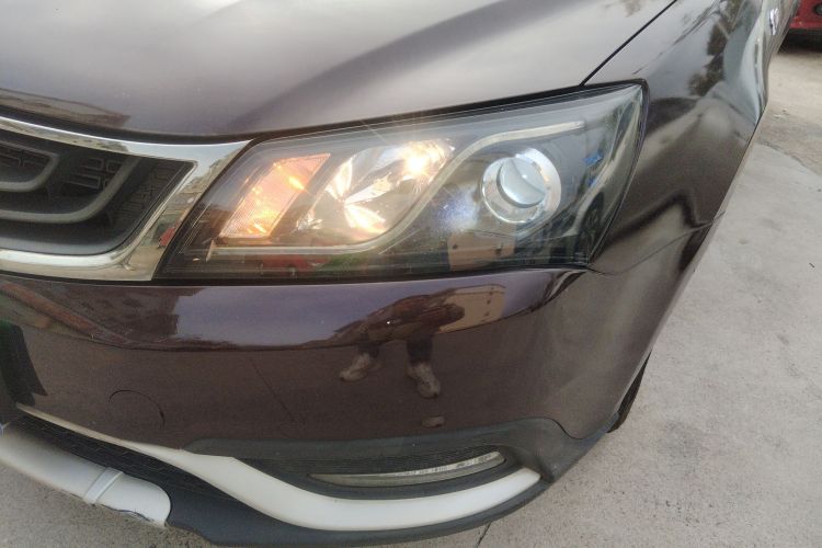 吉利汽车 帝豪 2017款 两厢RS百万款 1.5L CVT向上版局部细节36