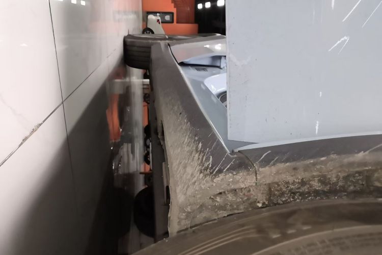 睿蓝汽车 睿蓝7 2023款 605km 猎光局部细节9001