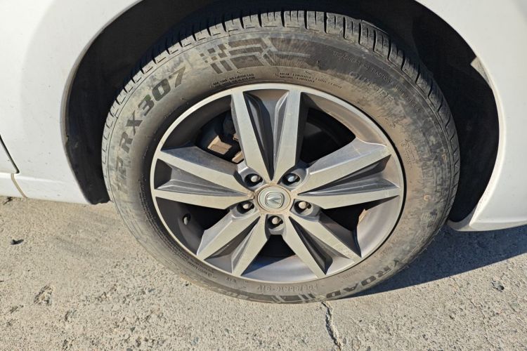 长安 逸动 2016款 1.6L 自动风尚型车身外观6007