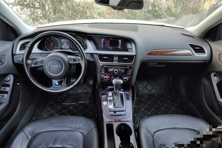 奥迪A4L 2016款 35 TFSI 自动舒适型中控内饰7002