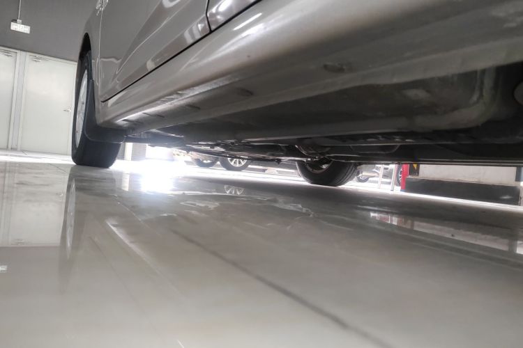 现代 瑞纳 2014款 1.4L 自动智能型GLS局部细节9002