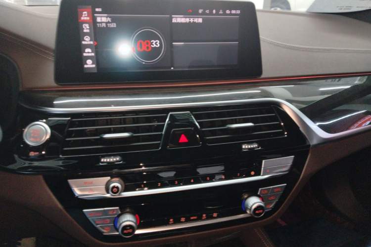 宝马5系 2020款 525Li M运动套装中控内饰16