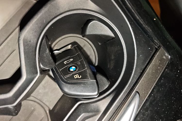 宝马X2 2021款 sDrive25i 领先型M运动套装中控内饰11